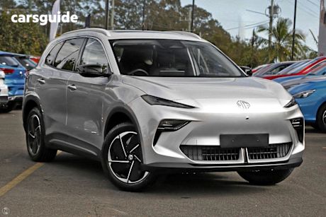 Silver 2025 MG MGS5 EV SUV ESSENCE 62 R