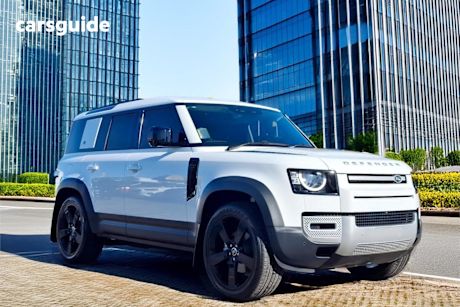 White 2024 Land Rover Defender Wagon 110 P300 S (221KW)