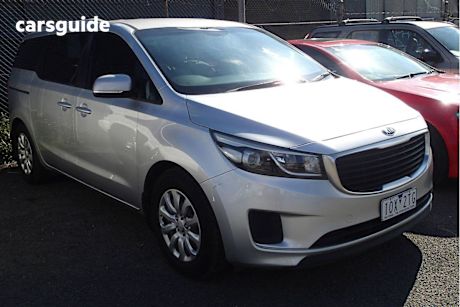Silver 2015 Kia Carnival Wagon SLI