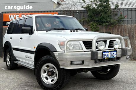White 2000 Nissan Patrol Wagon ST (4X4)
