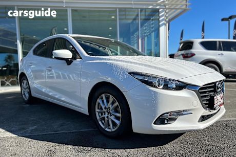 White 2017 Mazda 3 Hatchback Maxx