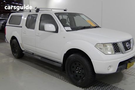 White 2011 Nissan Navara Dual Cab Pick-up ST (4X4)