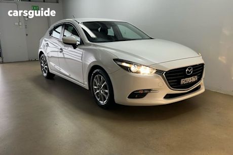 White 2016 Mazda 3 Hatchback Maxx