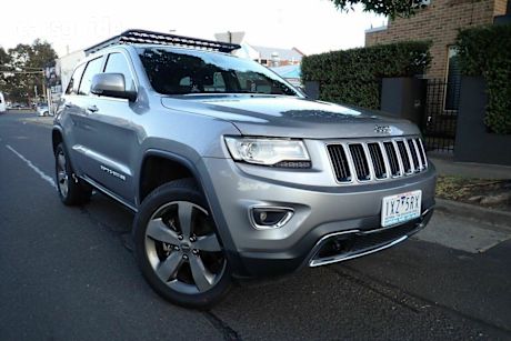Silver 2014 Jeep Grand Cherokee Wagon Laredo (4X4)