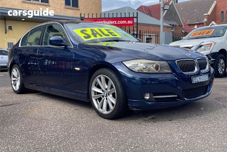 Blue 2010 BMW 320I Sedan Lifestyle