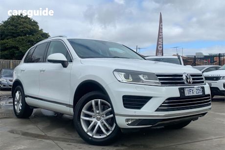 White 2015 Volkswagen Touareg Wagon 150 TDI Element