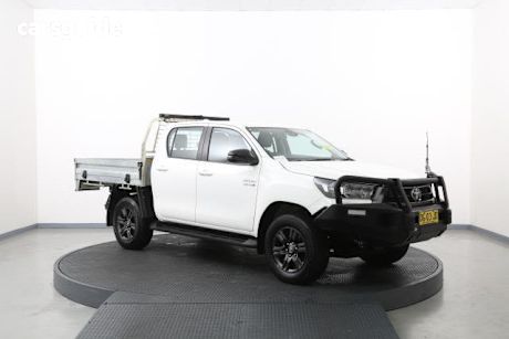 White 2022 Toyota Hilux Double Cab Chassis SR (4X4)