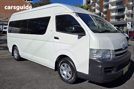 White 2009 Toyota Hiace Bus Commuter