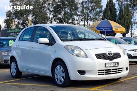White 2006 Toyota Yaris Hatchback YR