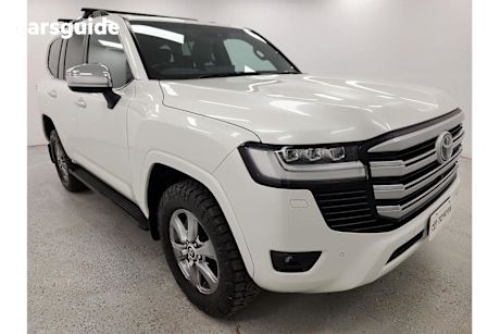 White 2022 Toyota Landcruiser SUV SAHARA 4X4