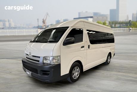 White 2007 Toyota Hiace Bus Commuter