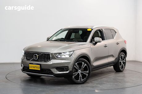 Grey 2020 Volvo XC40 Wagon T4 Inscription (awd)