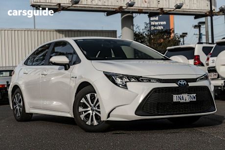 White 2019 Toyota Corolla Sedan Ascent Sport (hybrid)