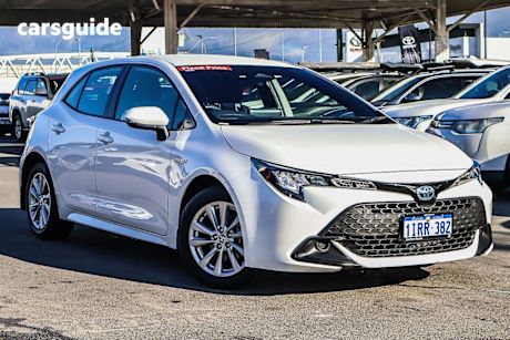 White 2024 Toyota Corolla Hatch ASCENT SPORT HYBRID F