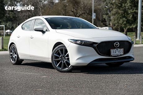 White 2022 Mazda 3 Hatchback G20 Evolve