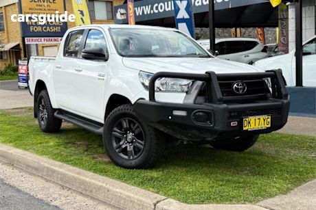 White 2024 Toyota Hilux Double Cab Pick Up SR 48V (4X4)