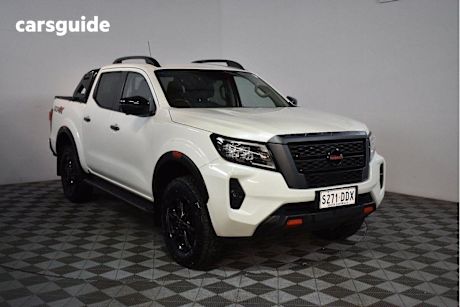 White 2022 Nissan Navara Dual Cab Pick-up PRO-4X (4X4)