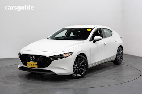 White 2025 Mazda 3 Hatchback G20 Evolve