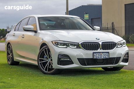 White 2019 BMW 330i Sedan
