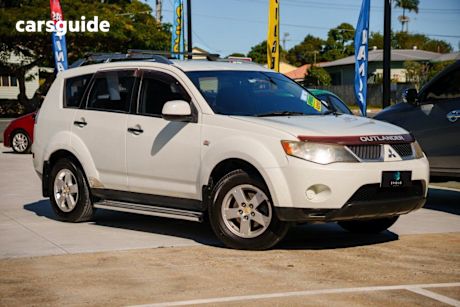 White 2007 Mitsubishi Outlander Wagon LS (7 Seat)