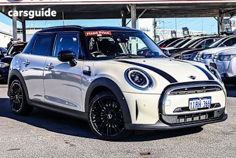 White 2021 Mini Cooper Hatchback Classic Plus 5D Hatch