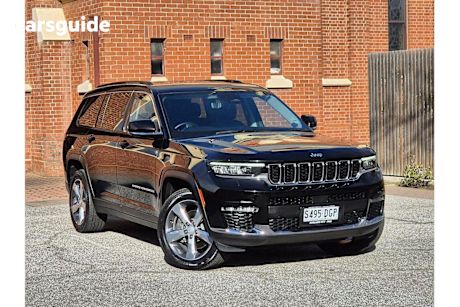 Black 2022 Jeep Grand Cherokee Wagon Limited (4X4)