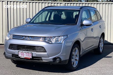 Silver 2013 Mitsubishi Outlander Wagon ES (4X2)