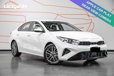 White 2022 Kia Cerato Sedan Sport+