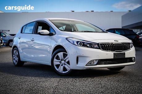 White 2017 Kia Cerato Hatchback S