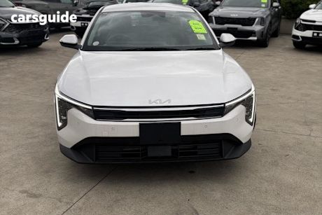 White 2025 Kia K4 Sedan Sport