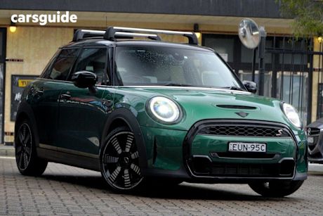 Green 2022 Mini Cooper Hatchback S Classic 3D Hatch