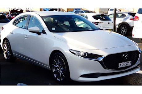 White 2019 Mazda 3 Sedan G20 Evolve