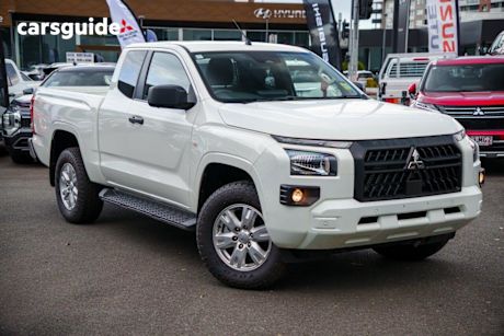 White 2025 Mitsubishi Triton Ute Tray GLX+ Pick-up Club Cab 4x4