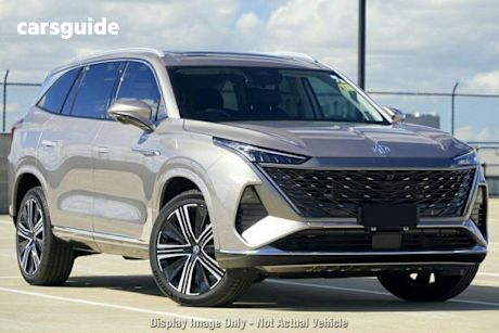 Silver 2025 MG Qs SUV ESSENCE 4X4