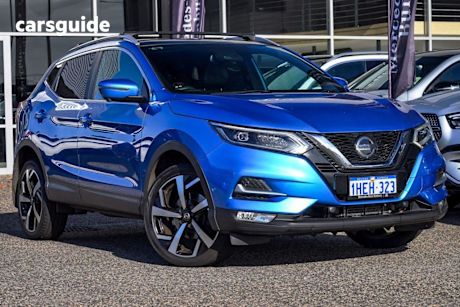 Blue 2018 Nissan Qashqai Wagon TI