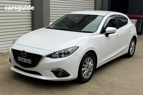 White 2015 Mazda 3 Hatchback Touring