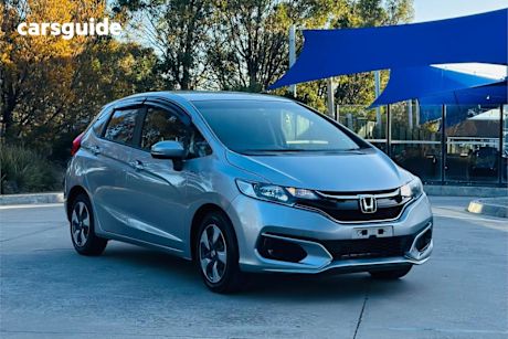 Silver 2018 Honda Fit Hatch F