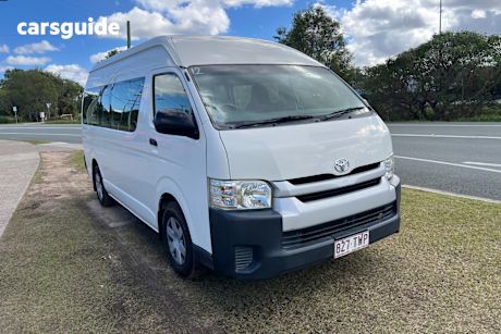 White 2014 Toyota Hiace Bus Commuter