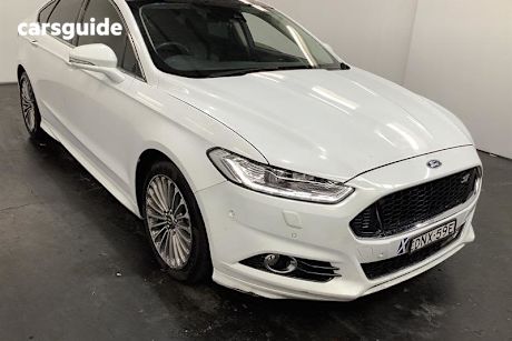 White 2016 Ford Mondeo Hatchback Titanium Tdci