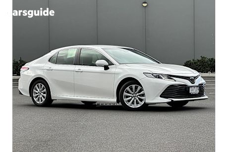 White 2019 Toyota Camry Sedan ASCENT F