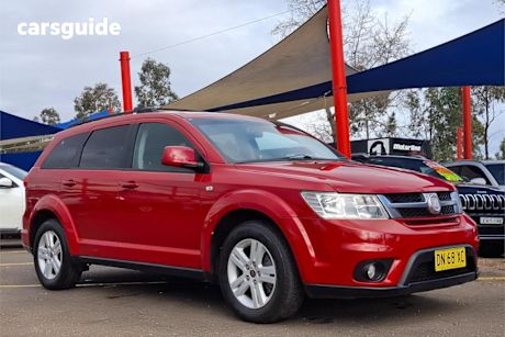 Red 2014 Fiat Freemont Wagon Urban