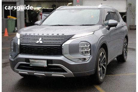 Grey 2022 Mitsubishi Outlander SUV EXCEED 4X4