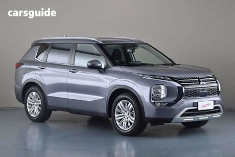 Silver 2022 Mitsubishi Outlander Wagon LS 7 Seat (awd)