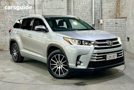 Silver 2016 Toyota Kluger Wagon Grande (4X4)