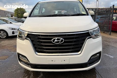 White 2018 Hyundai Imax Wagon Active