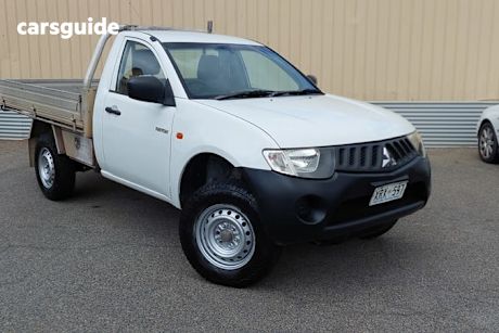 White 2008 Mitsubishi Triton Cab Chassis Glx
