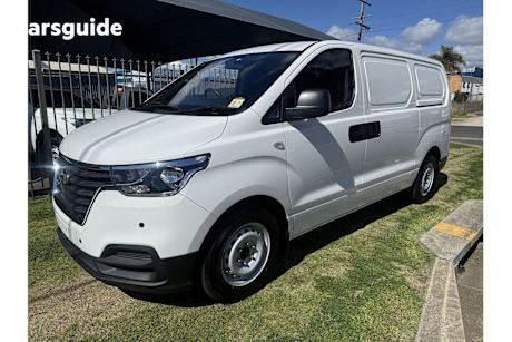 White 2019 Hyundai Iload Commercial R