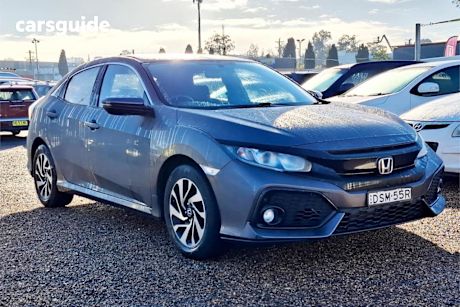 Silver 2017 Honda Civic Hatchback VTI-L
