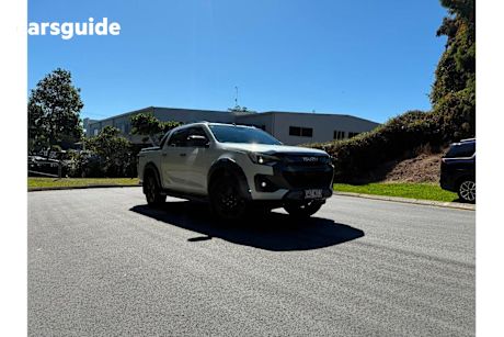White 2025 Isuzu D-MAX OtherCar X-TERRAIN 4X4
