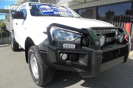 White 2022 Isuzu D-MAX Space Cab Chassis SX (4X4)
